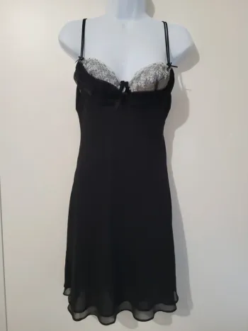 Nuisette avec soutien gorge intégrer