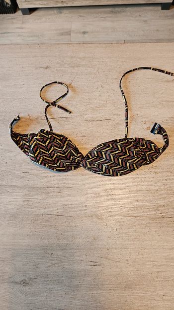 Haut de bikini noir avec dessin, Kiabi, taille 40/42, nickel