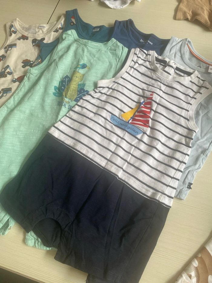 Lot tee shirts et combinaison - photo numéro 6