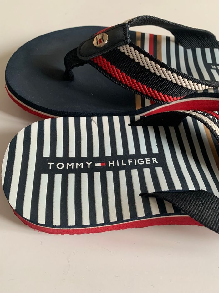Jolies tongs Tommy Hilfiger taille 37 - photo numéro 5