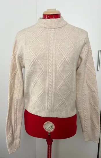 Pull tressé col montant beige Payra