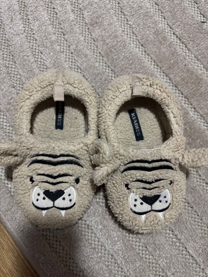 Chaussons tigre kiabi pointure 31 - photo numéro 2