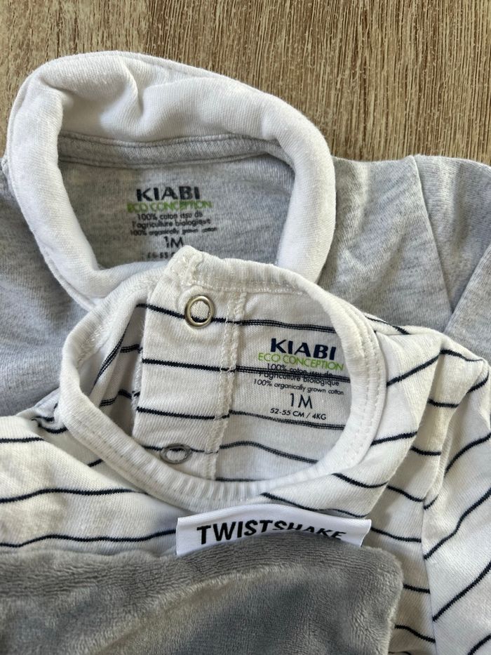 2 pyjamas  & doudou bébé fille - photo numéro 2