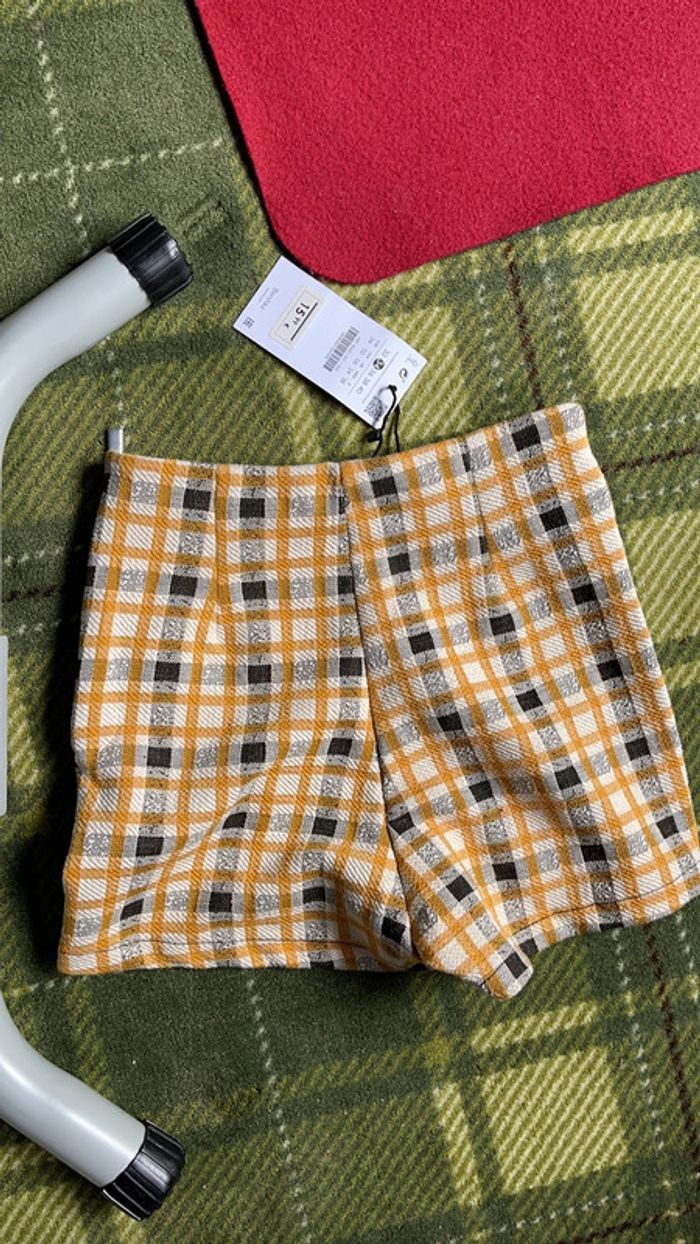Très joli short taille 34 - photo numéro 3