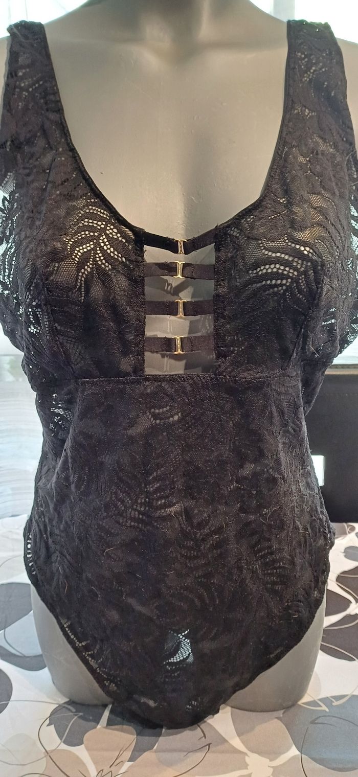Body dentelle XL