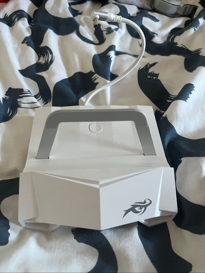 Station d’accueil Asus rog ally parfait état - photo numéro 4