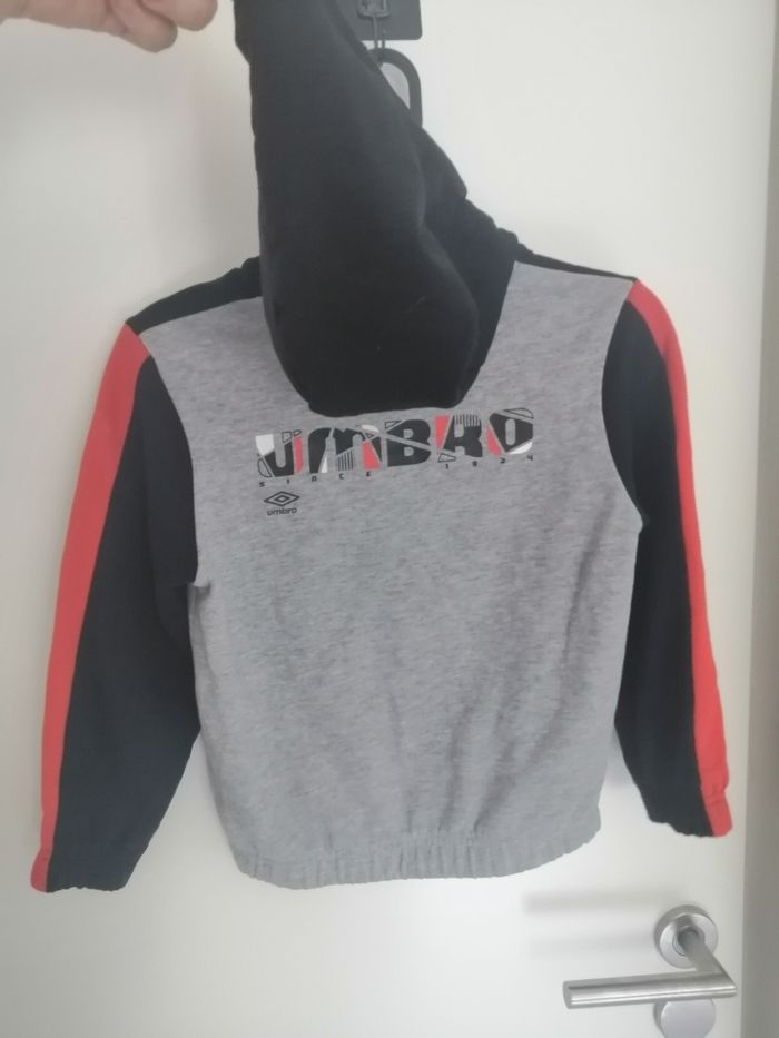 Veste umbro 5/6 ans. - photo numéro 2