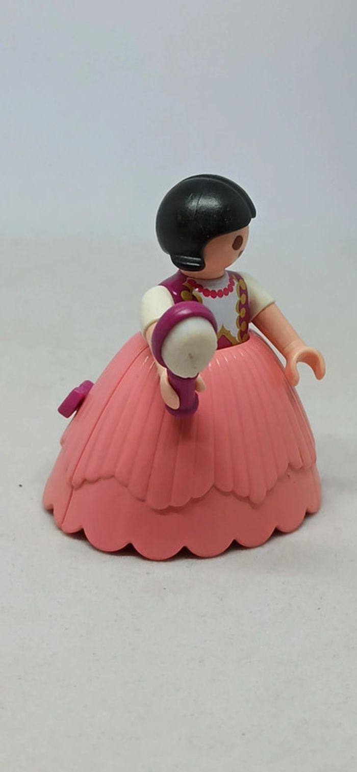 Enfant fille princesse avec jupe rose et brosse playmobil - photo numéro 3