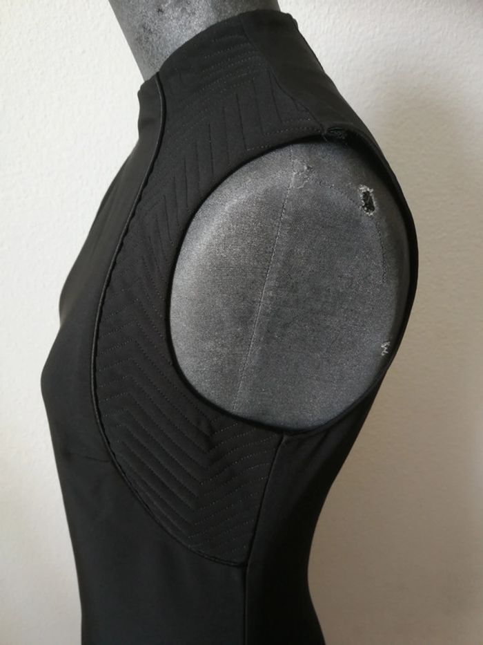 Robe noire Mosquito t 36, près du corps - photo numéro 2