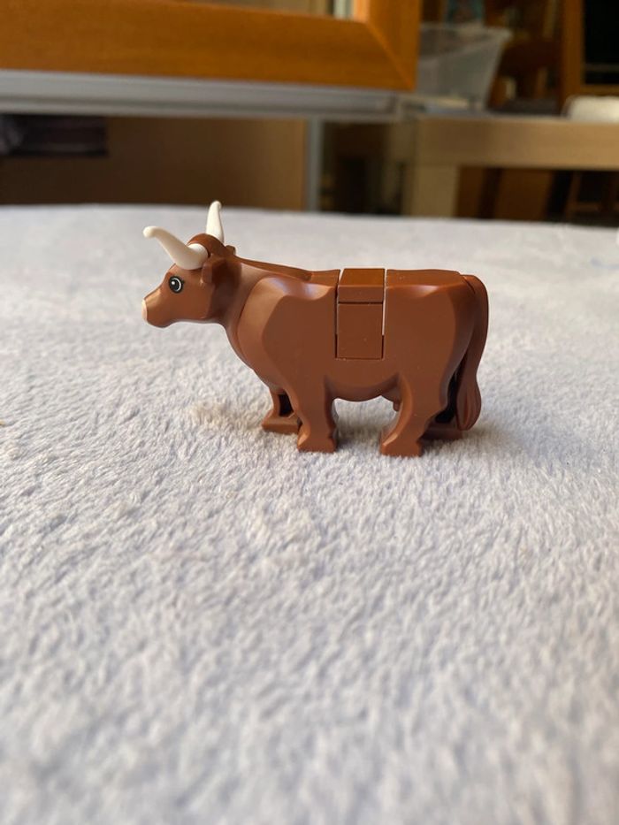 Lego vache Cow with Light Nougat Muzzle and White Spot on Head Pattern with Long Horns - photo numéro 6