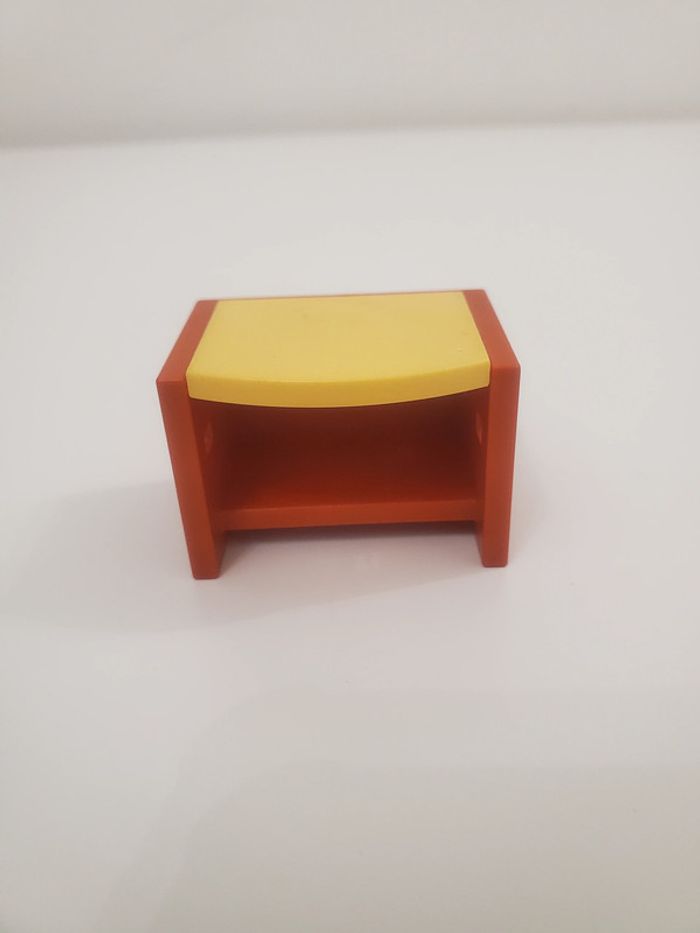 Playmobil Meuble chambre enfant, Un  bureau Marron et jaune très bon état
