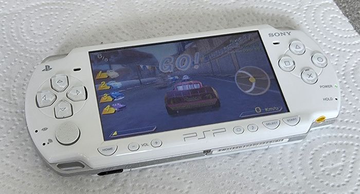PSP 2004 white - photo numéro 6