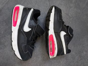 Baskets Nike T23,5 noir