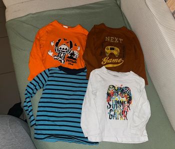 Lot de 4 pull/t-shirt manches longues 4 ans