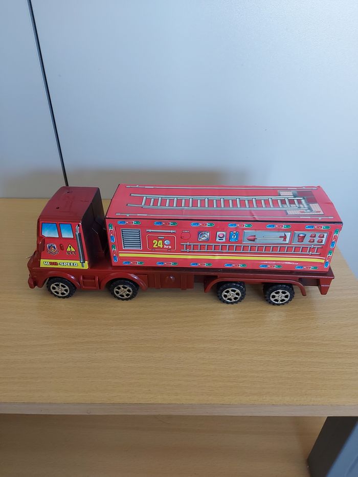 Camion de pompiers - photo numéro 3