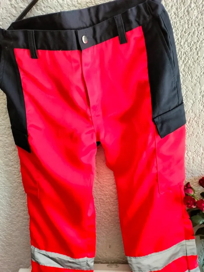 Pantalon de travail avec poches T M neuf - photo numéro 3