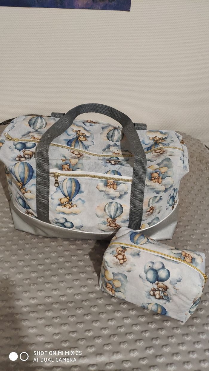 Sac à langer et sa trousse de toilette moltonné