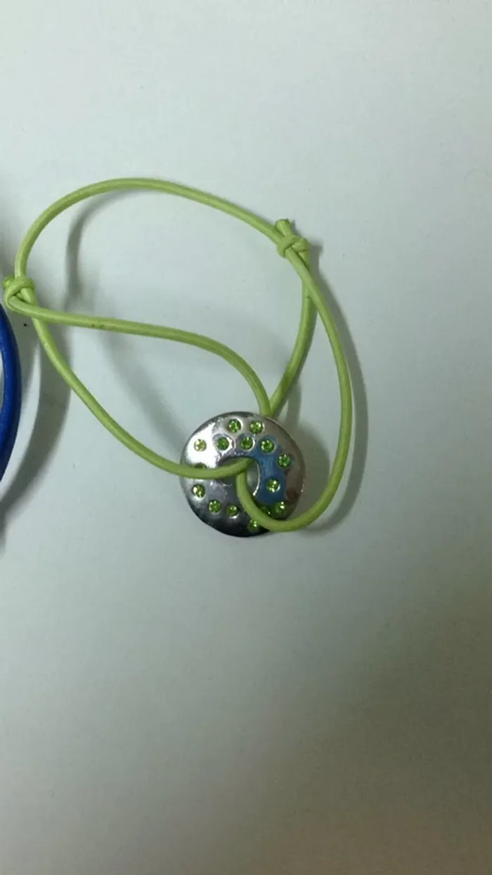 Lot de 2 bracelets très bon état - photo numéro 2