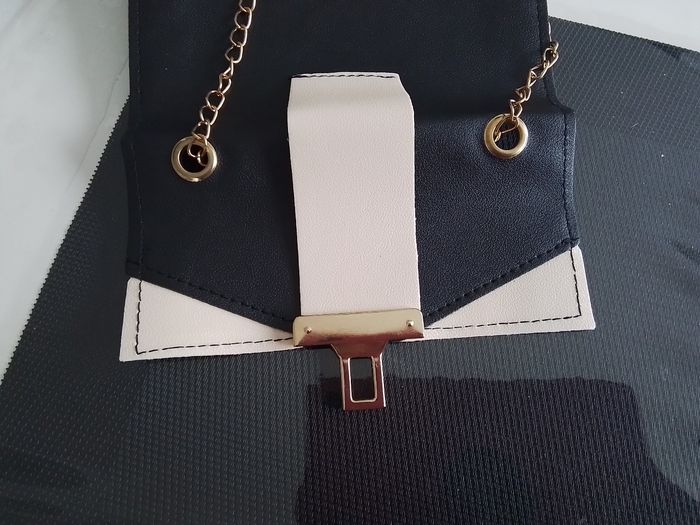 Sac femme à bandoulière  noire et blanc - photo numéro 6