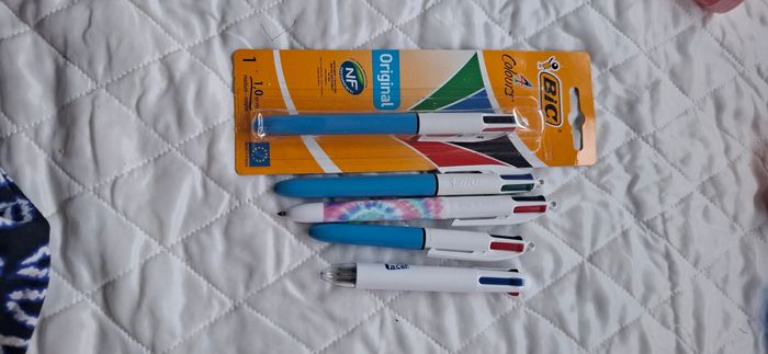 Lot de stylos 4 couleurs