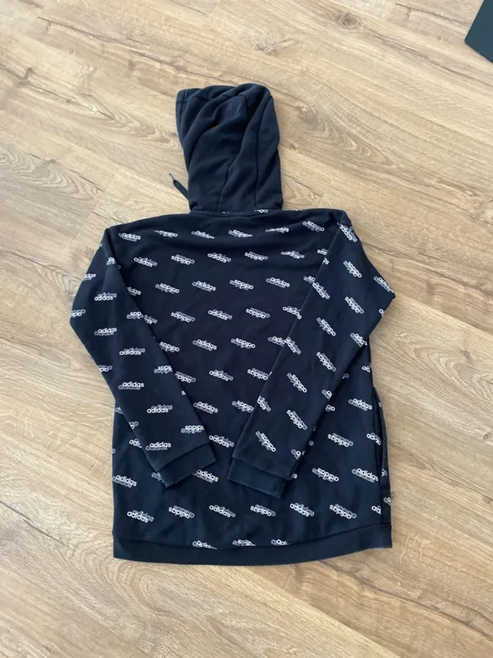 Sweat à capuche Adidas original en taille XS, en excellent état – aucun défaut. - photo numéro 5
