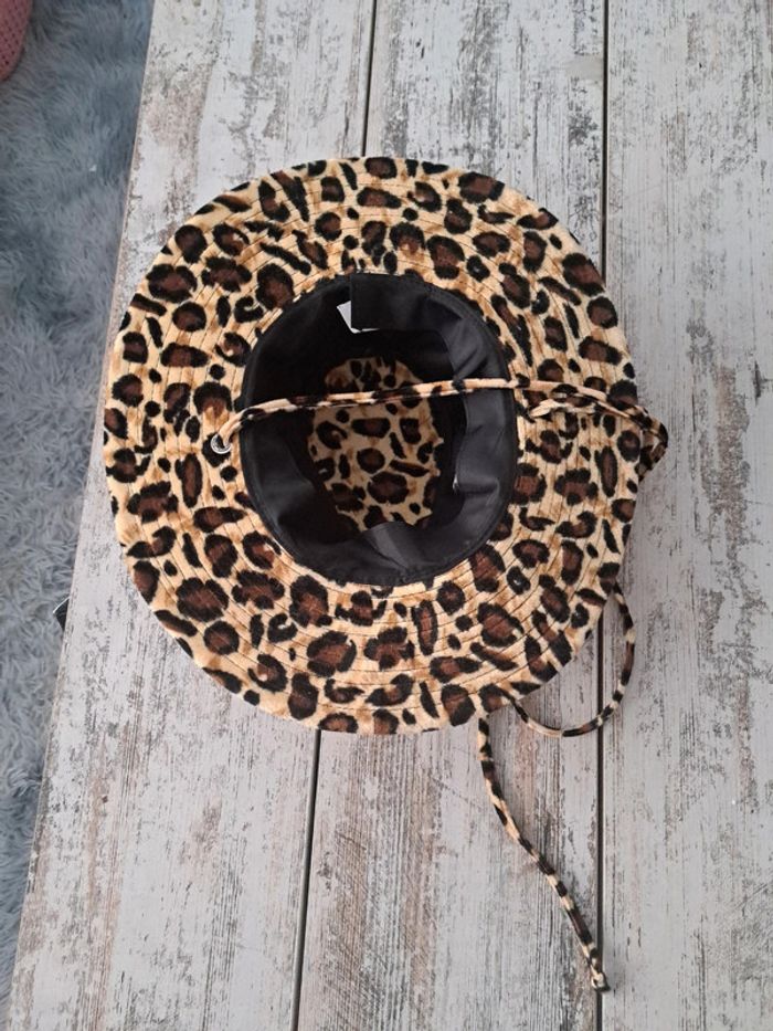 Très beau chapeau léopard genre peluche velours - photo numéro 3