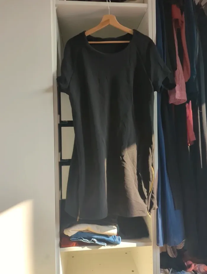 Petite robe noire confortable