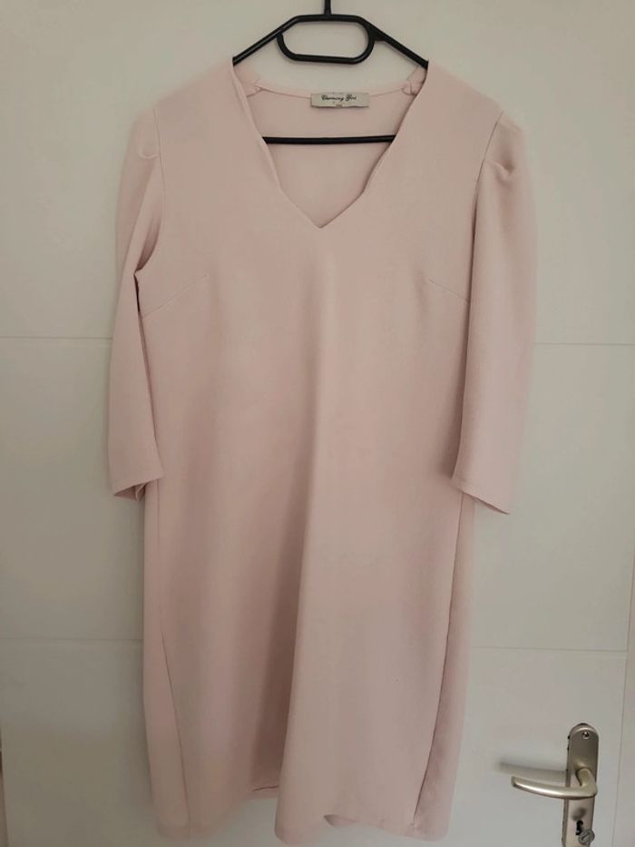 Robe rose poudré