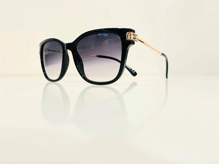 Lunette de soleil femme noire et dorée verres dégradés uvprotection catégorie 3 - photo numéro 7