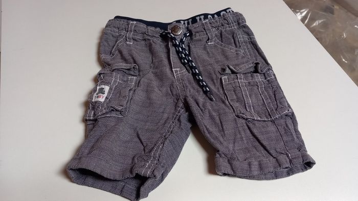 Short lulu castagnette.  3ans.