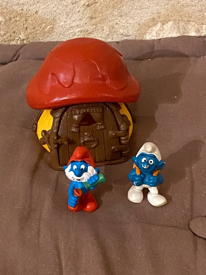Maison schtroumpf + 2 figurines Schleich