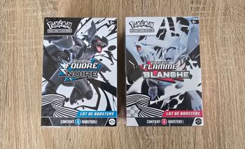 Pokémon Lot de un Bundle Foudre Noire et un bundle Flamme Blanche EV10.5 [NEUF]