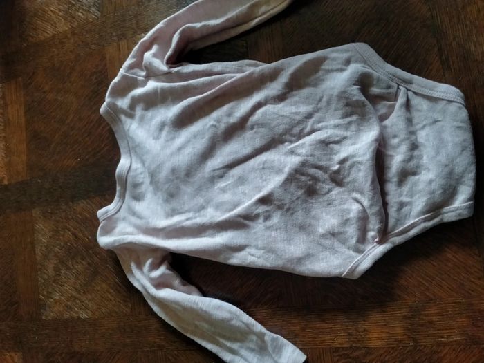 Body 6/12 mois 74/80 cm - photo numéro 3