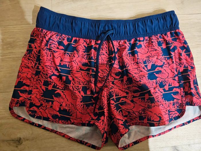 Short fleuri