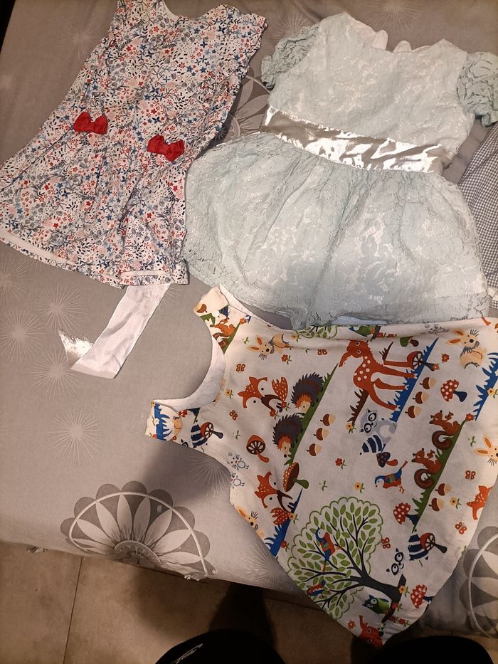 Lot de 7 robes pour fille
