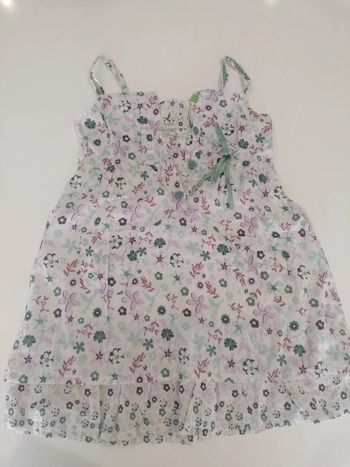 Robe à fleurs T 3 ans 👧🏻