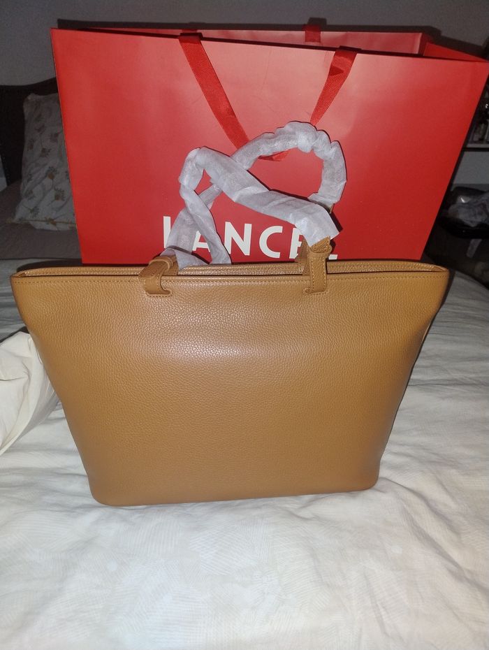 Sac Lancel neuf acheté en magasin - photo numéro 2