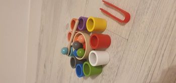 Jeu de répartition des couleurs - motricité fine