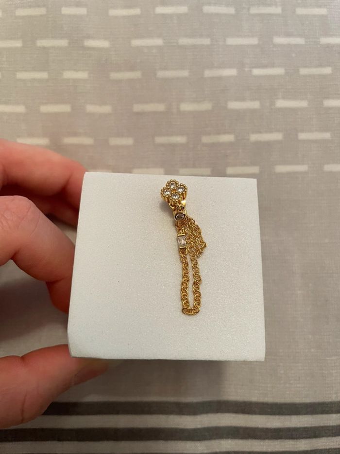 Boucle d’oreille pendante avec strass dorée neuve acier inoxydable - photo numéro 3