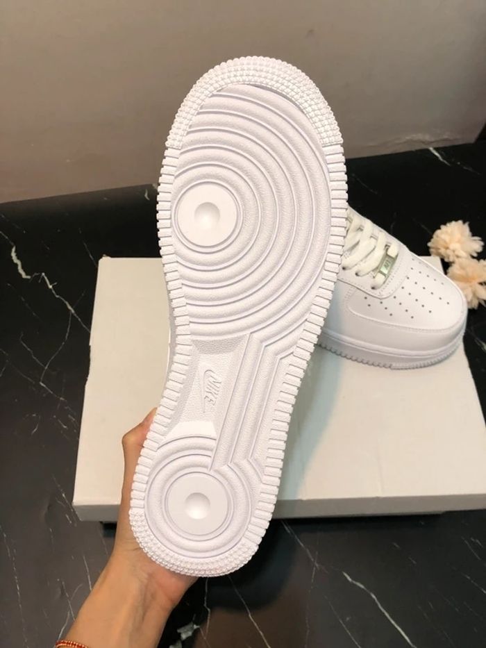 Nike Air Force 1 Low '07 Talla 39 - photo numéro 2