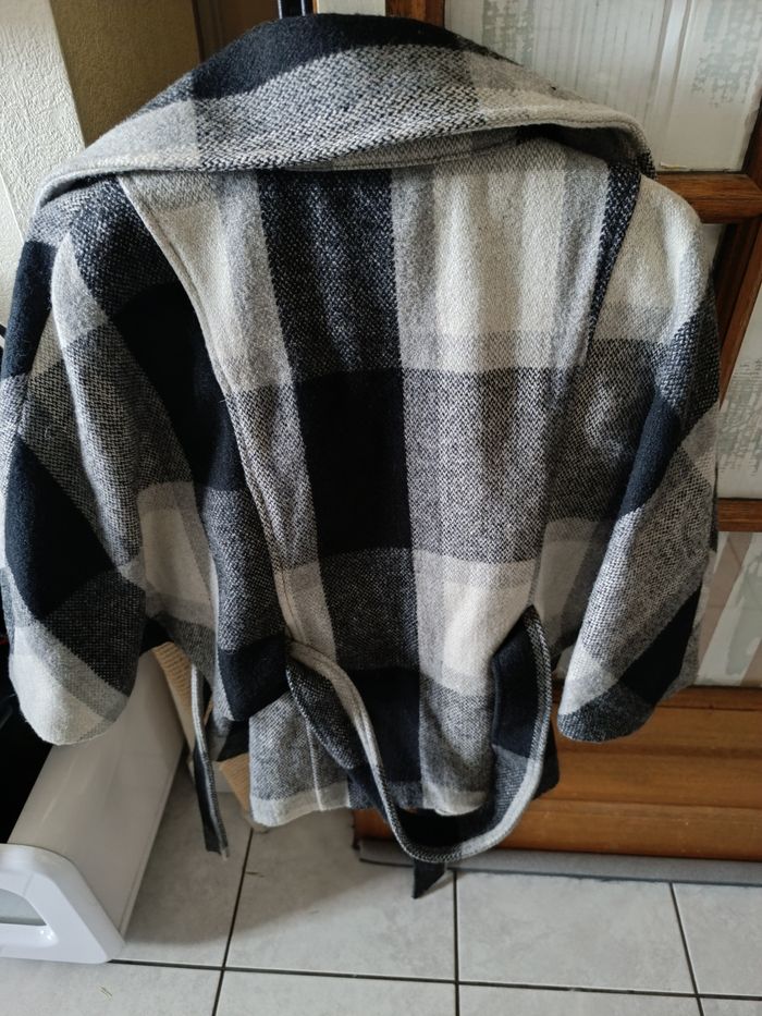 Veste style cape très épaisse - photo numéro 2
