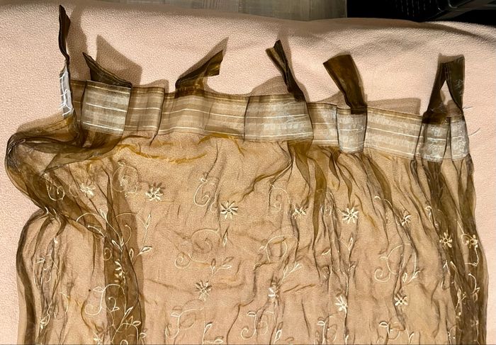 Paire de voilages marron brodés motif fleurs- Très bon état - photo numéro 3