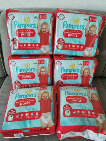 6 paquets de couches Pampers premium protection pants