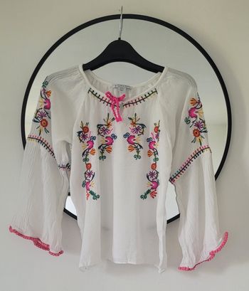 Blouse blanche avec broderies primark
