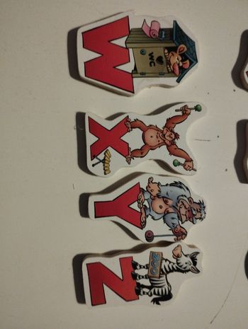 Jeu de lettres en bois illustrées