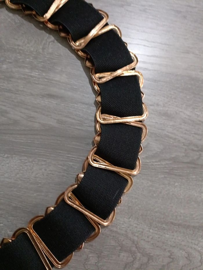 Ceinture élégante noire et dorée avec strass – Très bon état - photo numéro 3