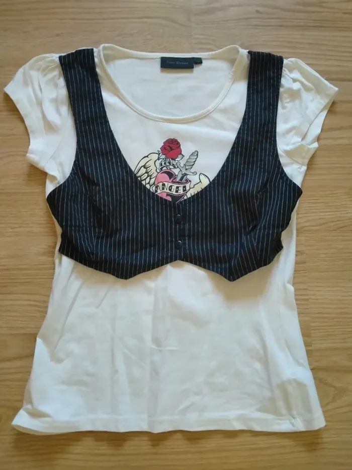 Haut 2 en 1 :  Tee shirt blanc et boléro noir. Femme. Kiabi. 
Taille M - photo numéro 3