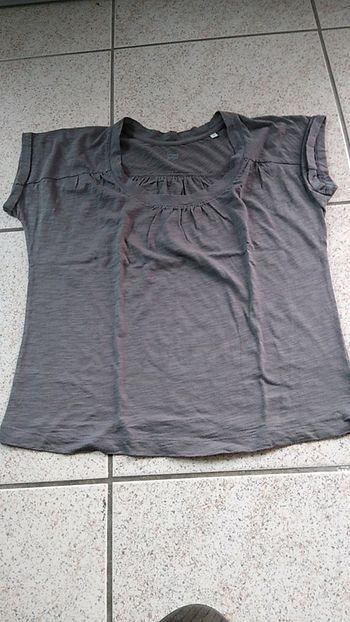 T-shirt gris taille 38