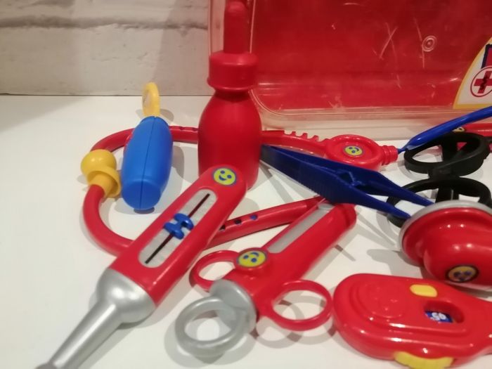 Malette pour jouer au docteur - photo numéro 3