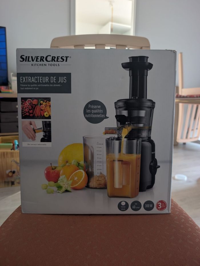 Extracteur de jus SilverCrest 300W - photo numéro 1